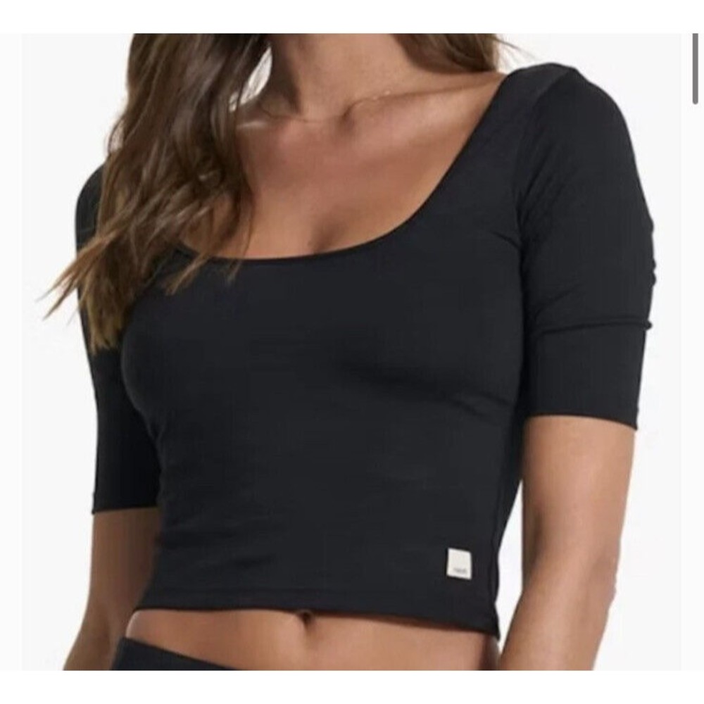 Vuori Black Short Sleeve Tee